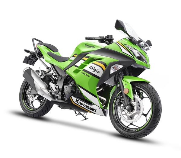 Kawasaki Ninja 300: क्या ये बाइक सच में रेसिंग के लिए बनी है? 1